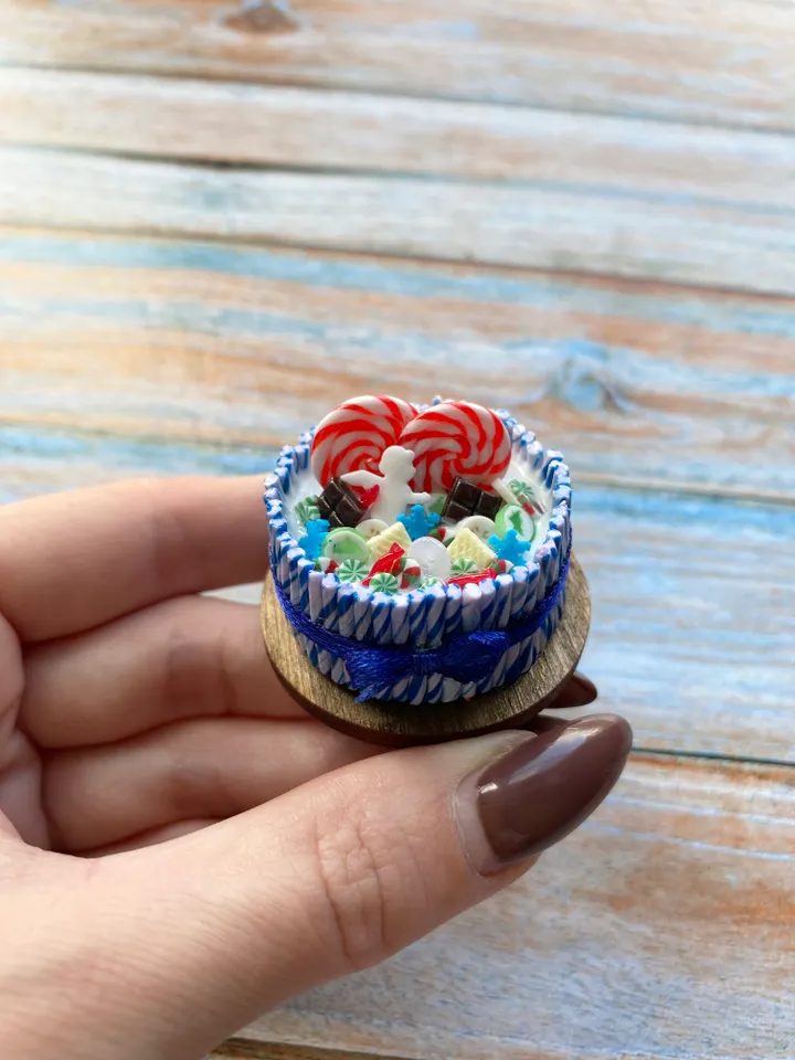 Miniature Christmas Cake for Doll with polymer clay