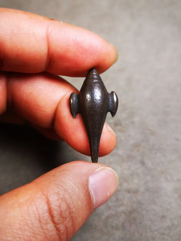 Gandhanra Antique Shankha(Divine Conch) Badge,Tibetan Buddhist Protective Amulet Pendant,Made of Thokcha,60 Years Old