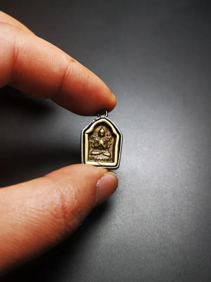Gandhanra Antique Tibetan Buddhist Protective Pendant,Je Tsongkhapa Amulet,Losang Drakpa,Je Rinpoche,Made of Cold Iron,,Inlaid with Sliver