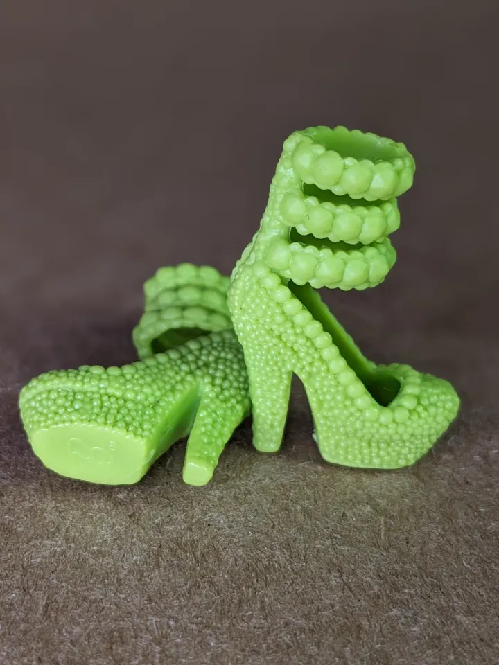 Neon green high-heeled shoes for 1/6 scale female dolls