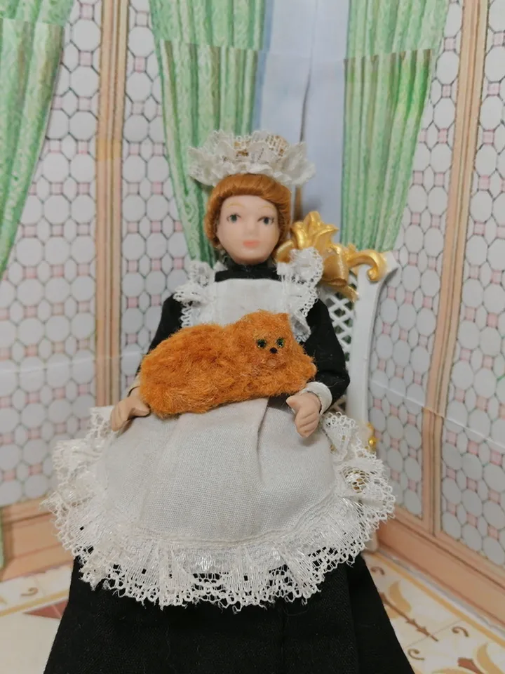 Dollhouse cat.1:12 scale.