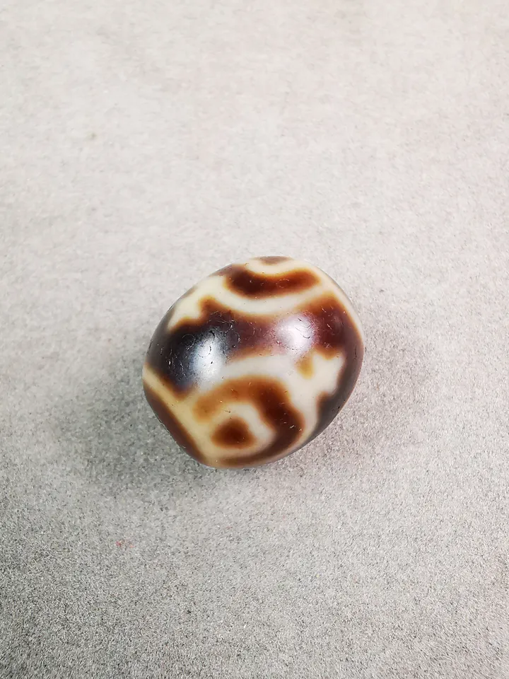 Gandhanra Tibetan Round Treasure Vase Dzi Bead(Darrow or Taklok Dzi),Tibetan Chung,Wealth Amulet,Small Size 20*17 mm