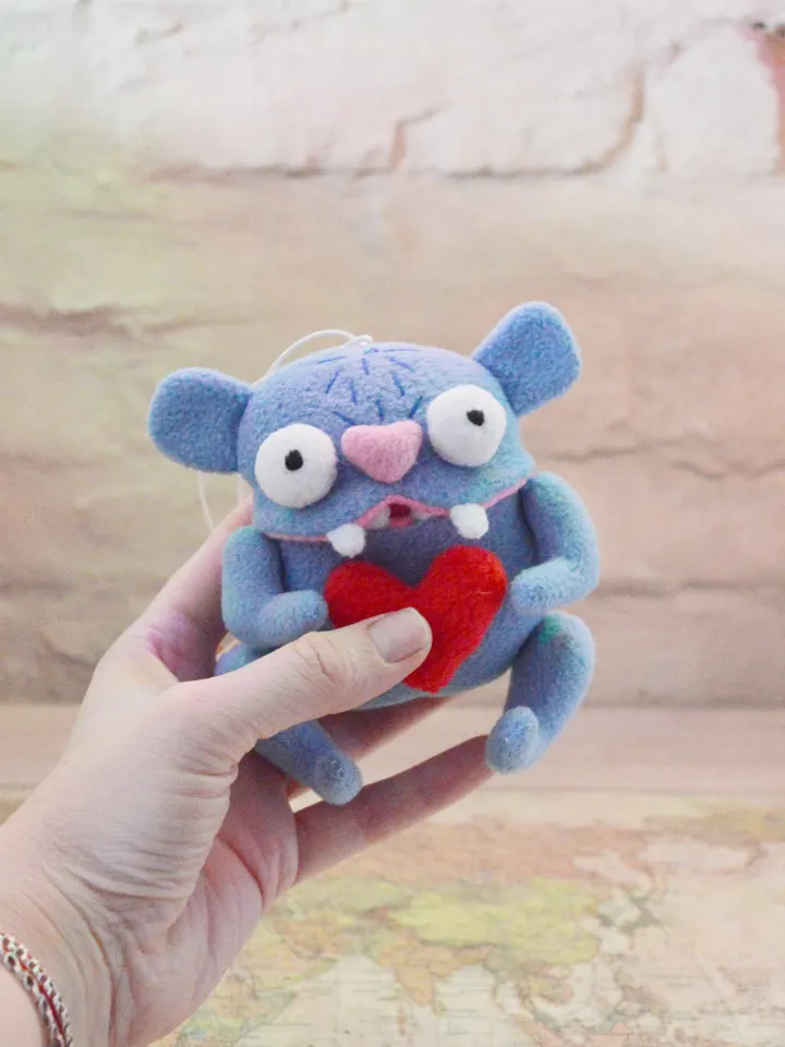 Fleece Plush Toy Pattern β Softie Bear with Heart PDF Tutorial
