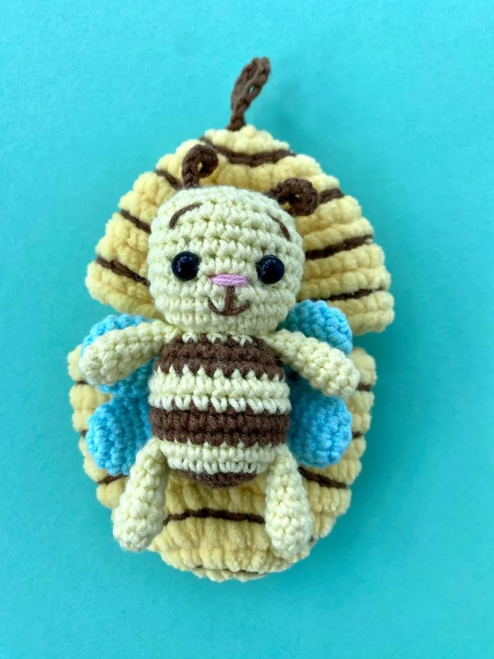 Crochet pattern bee in beehive - Amigurumi bumble bee easter- English Pdf - Easter gift - Insect pattern