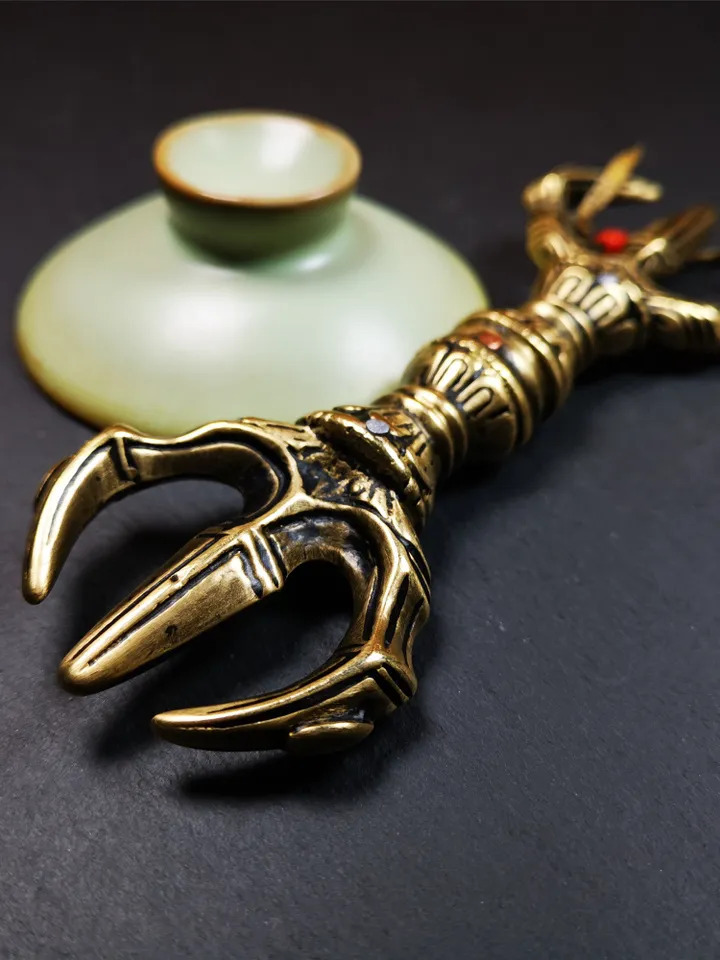 Gandhanra Unique Flat Three-pronged Vajra Dorje,Tibetan Buddhism (Vajrayana) Ritual Implement,Made of Brass,30 Years Old