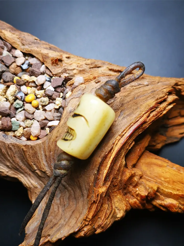 Gandhanra Tibetan Amulet,Yak Bone Carved Skull Sītavana Pendant, Hand-carved Skull Pendant Charm