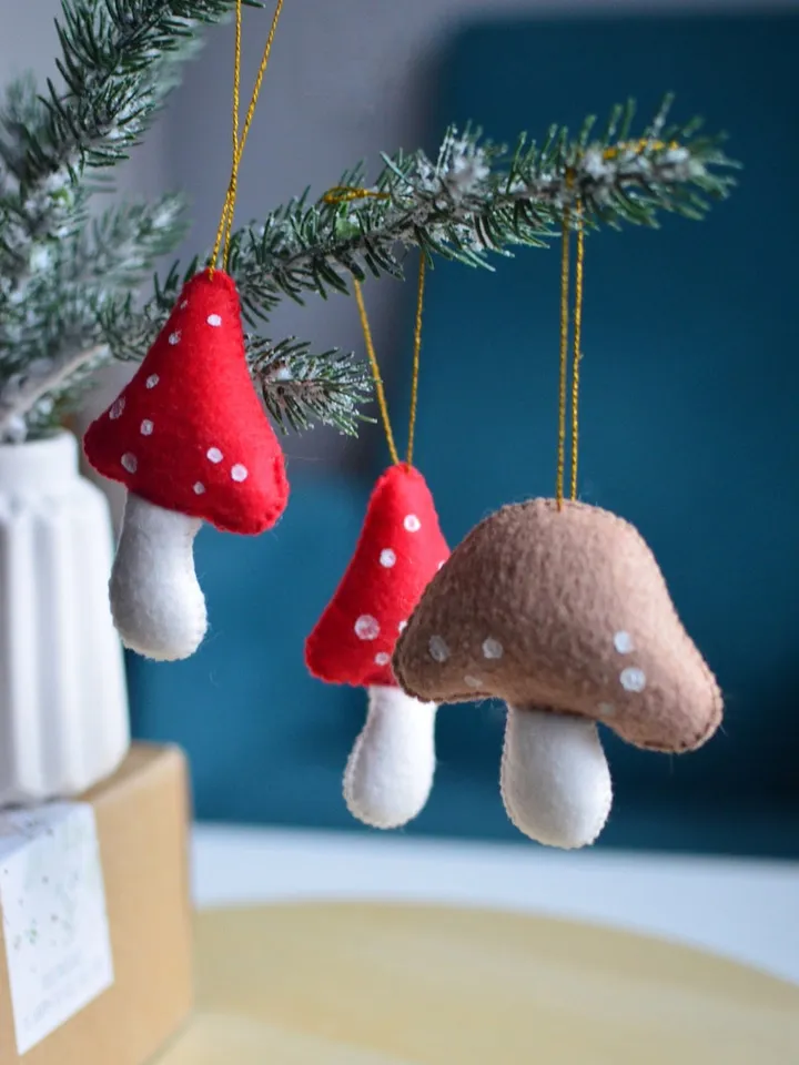 Felt mushrooms Set of 6, woodland baby shower decorations Little Amanita