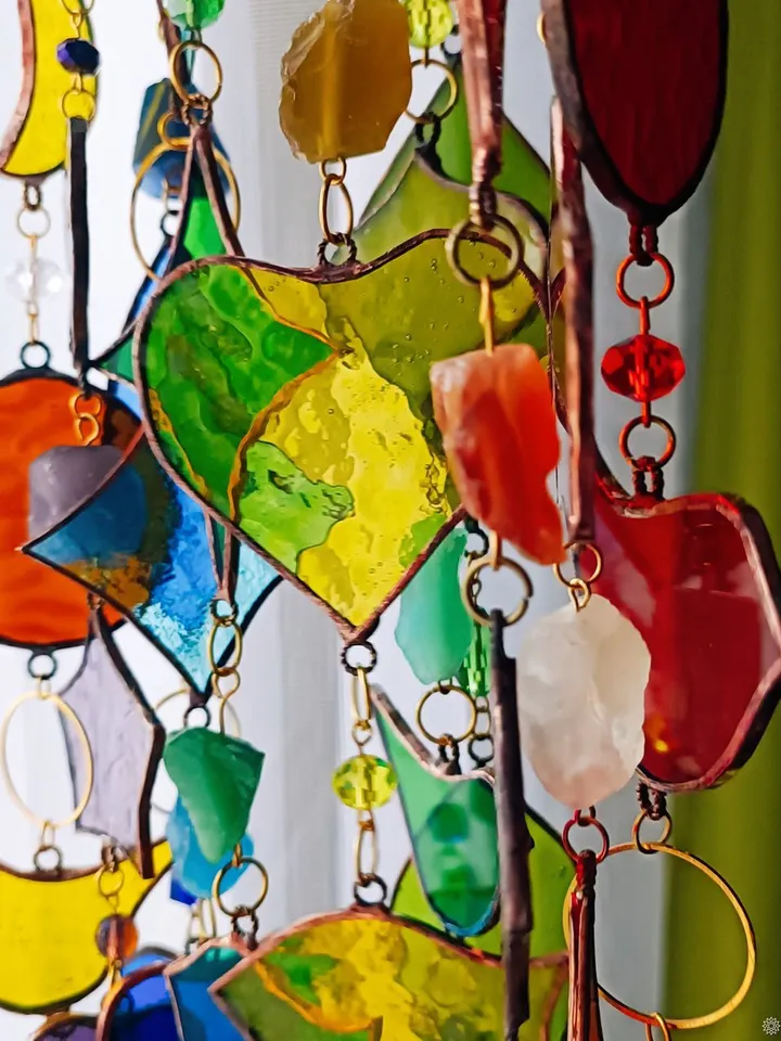 Luxurious Long Agate Garlands, Tiffany Stained Glass Art, Luxurious Agate Garlands, Stained Glass Agate Ornaments, Tiffany-Style Glass and Agate Garland, Artistic Glass Agate Decorations, Handmade Agate and Glass Suncatchers, Long Bohemian Agate Garlands