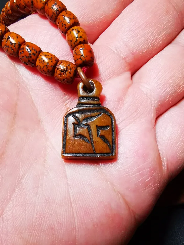 Yak Bone Carved Tibetan Letter Mala Pendant,Bead Counter Clip,Prayer Bead Accessories,Gandhanra Tibetan Amulet