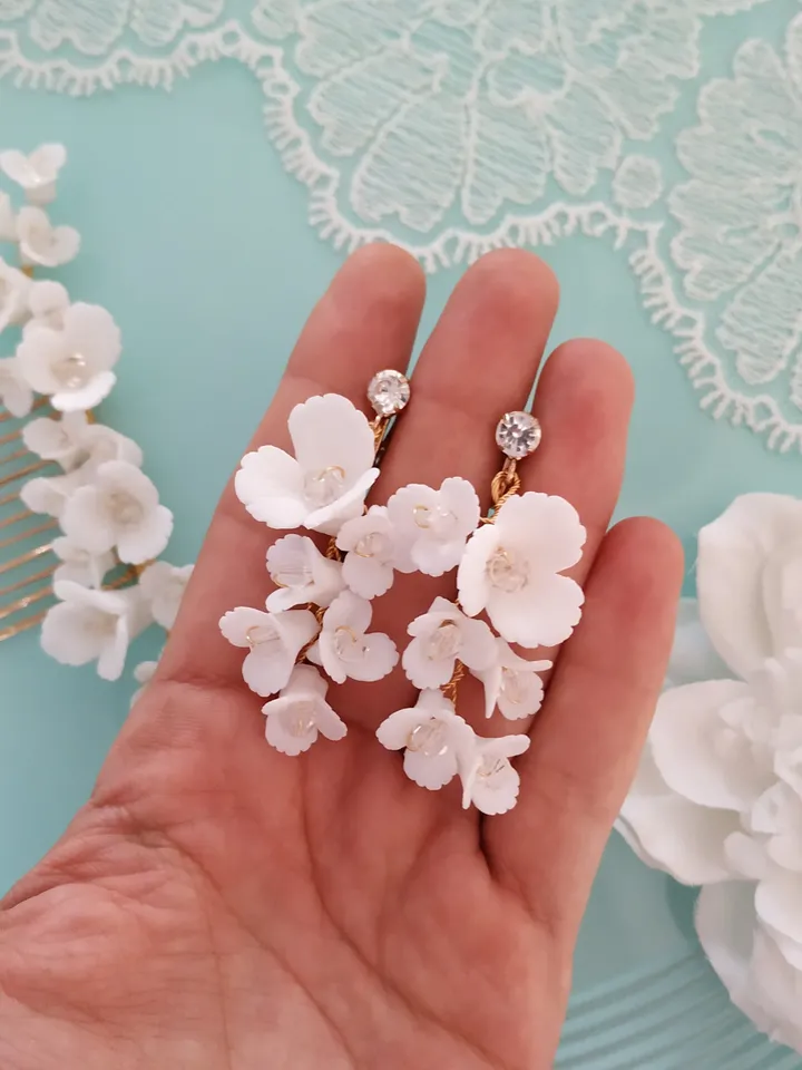 Rose Gold White Bridal Earrings Floral Wedding Earrings for Bridesmaids Gift Bridesmaid Jewelry Gold Wedding Earrings Boho Wedding Earrings