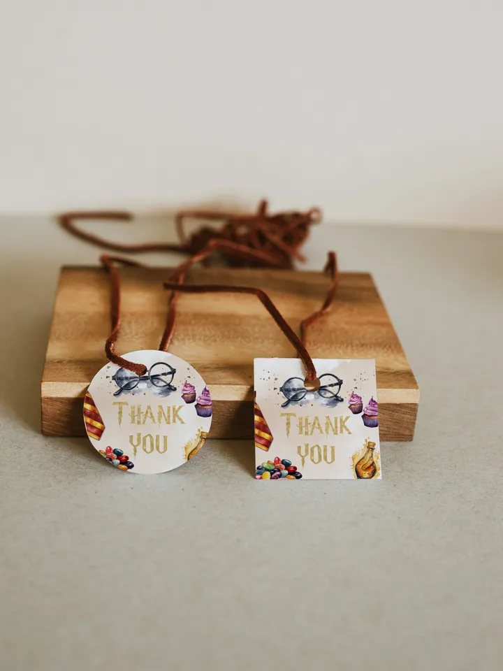 Thank you tag Wizarding World; Magic School Baby Shower; Printable thank you sticker; thank you favor tag Magical Party Decoration; wf55