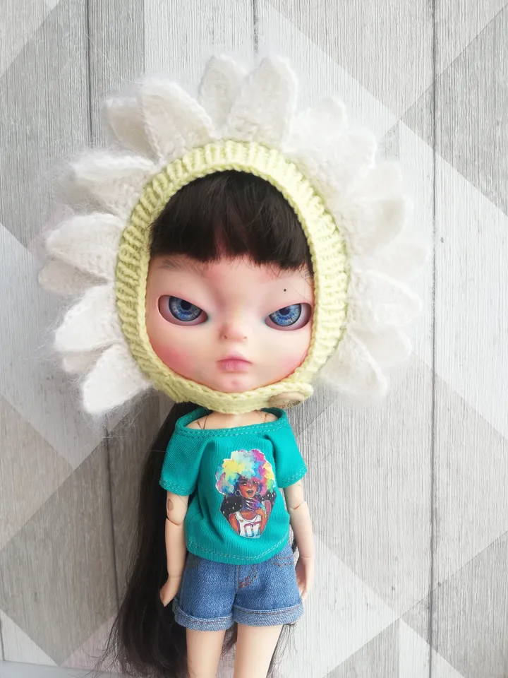 Blythe crochet helmet Chamomile