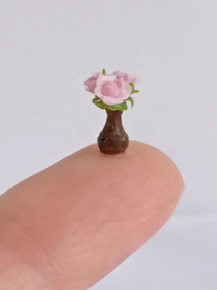 Miniature: three pink roses in a vase for a dollhouse in 1/48 and 1/24 scale