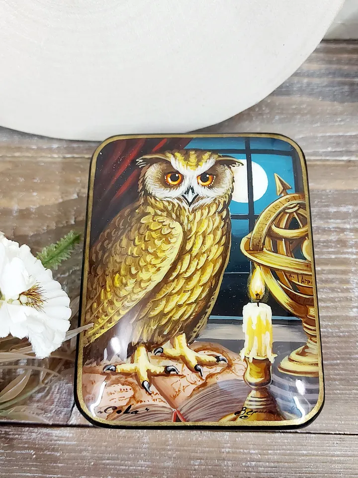 Jewelry lacquer box: Wisdom owl on writing desk • Handmade keepsake box for teacher • Original casket box with wizard bird for jewelry
