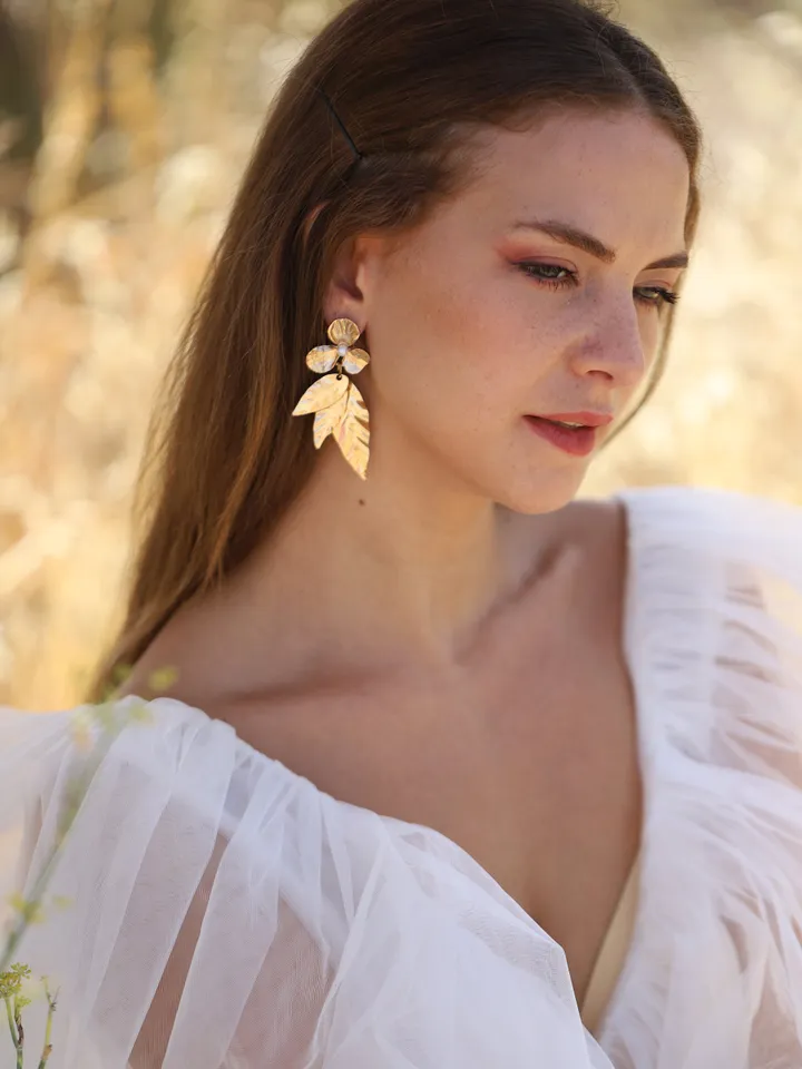 Boho Wedding Earrings For Brides, Leaf Chandelier Statement Bridal Earrings , Floral Statemet Champagne Gold Jewellery, Wedding Jewelry