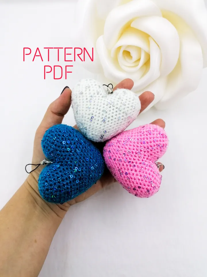 pattern crocheted heart in the form of a keychain