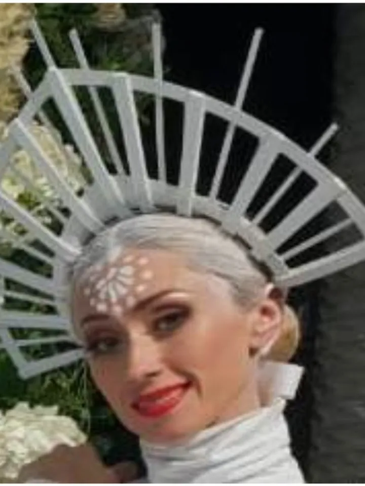 Kokoshnik - Russian - tiara - fan on the head - Slavic - accessory for singers