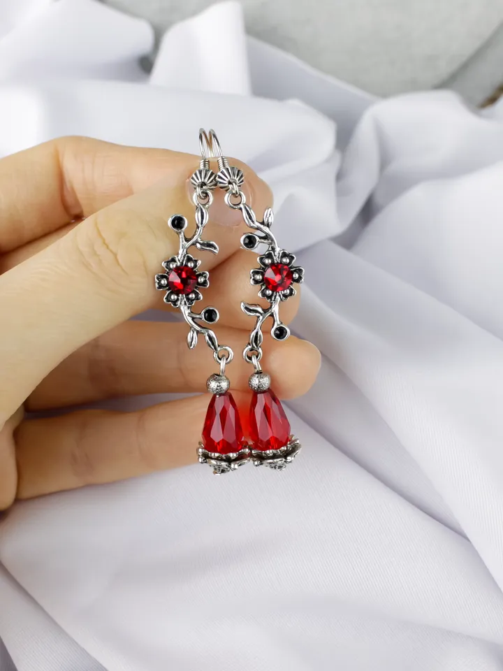 Red Swarovski Gothic Jewelry Set - Vintage Fantasy Necklace & Earrings