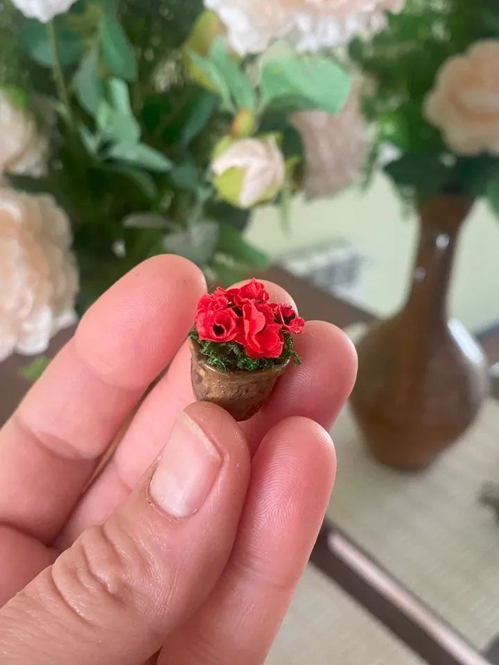 Flowers in a pot for a dollhouse. Flowers set. Dollhouse accessories. 1:12. Flowers for a doll.