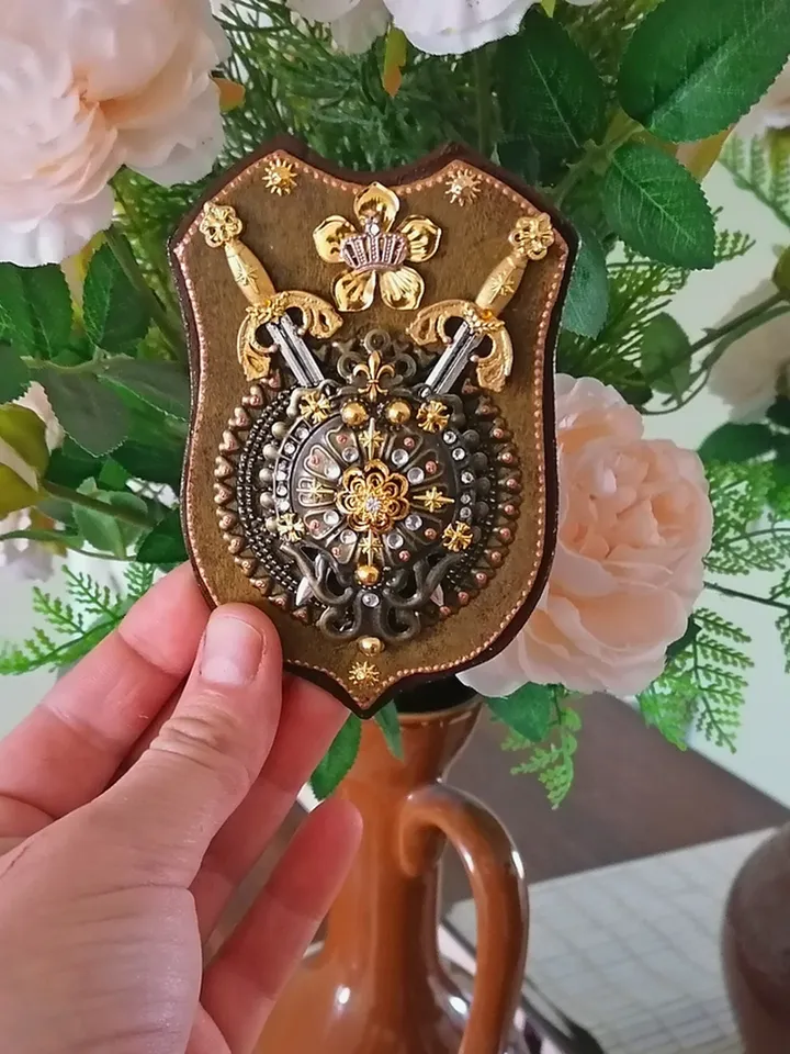 Coat of arms. Puppet miniature for the collection.1:12 scale.