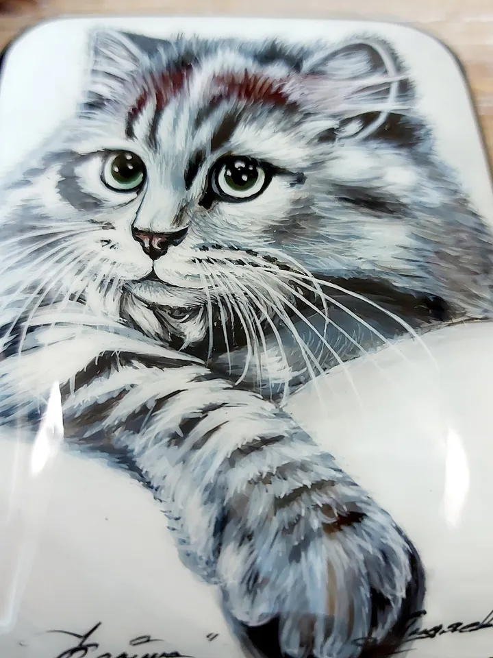 Beautiful Russian Lacquer Box "Cat" Hand painted miniature painting jewelry box Mother of pearl Papier mache Art gift Fedoskino