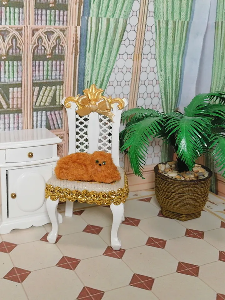 Dollhouse cat.1:12 scale.