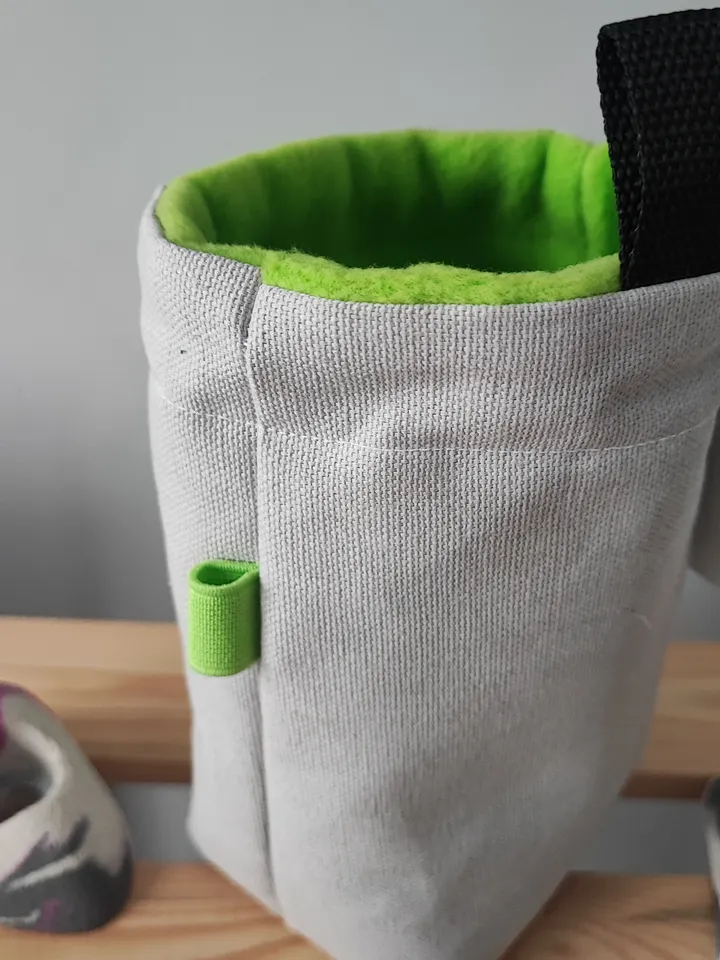 Avocado rock climbing chalk bag for climber
