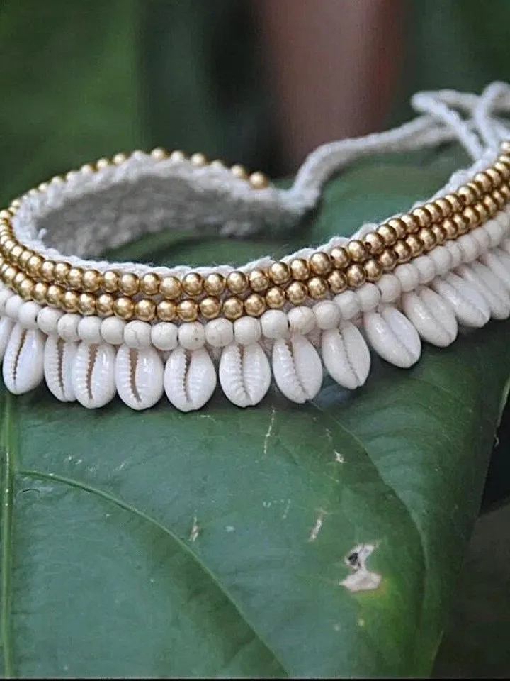 Shell Choker Cowrie Adjustable Tie Hippie Boho Coachella | Summer Shell Makrame Choker | Bohemian Shell Choker cream Gem Black | Handmade