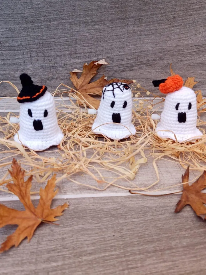 Crochet Halloween Mini Ghost Walking Toy, Trend Ghost Crochet Cute Plushie Gift, Custom Ghost Amigurumi, Halloween Plush, Crochet Ghost Toy
