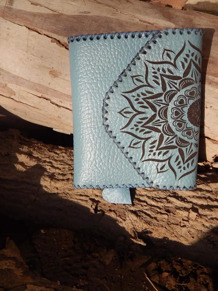 Leather Women Wallet, Handcrafted Bifold Wallet for Women Made from Cowhide Leather, Leather Wallet Women Slim ID Credit Card Wallet.