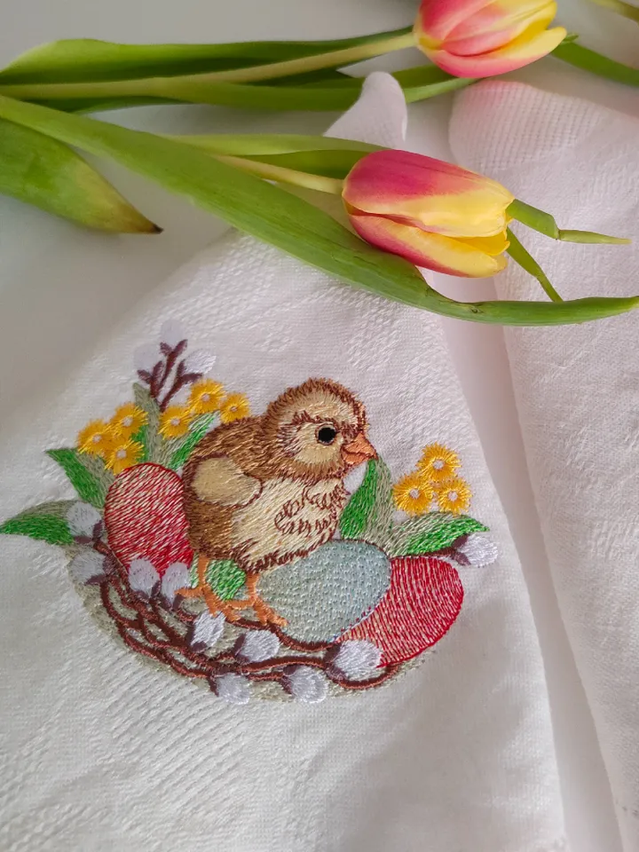 Machine Embroidery design Chicken in Easter Basket