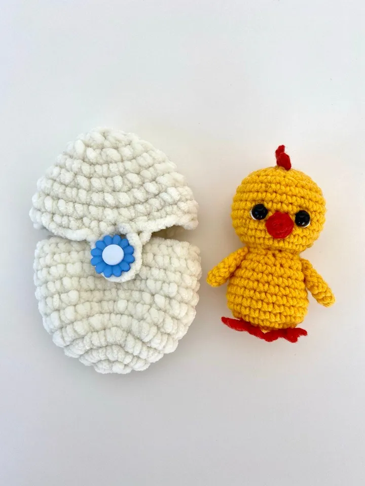 Crochet pattern Easter chick in egg - Amigurumi chicken pattern - plush stuffed toy - English Pdf - Tiny crochet animal - Easter gift