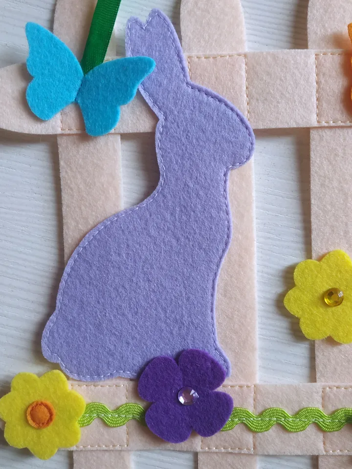Easter bunny garland, felt garland décor, felt Easter bunting, felt Easter décor, Easter bunny banner, felt flower garland, felt nursery garland, baby nursery décor, Easter baby gift, Easter decorations, Easter bunny décor, spring garland décor, felt bunn