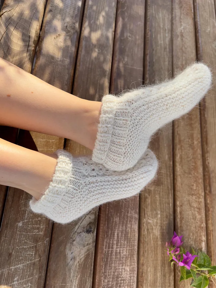 Knitted Slippers Cozy Pattern & Tutorial with photo and video ENG