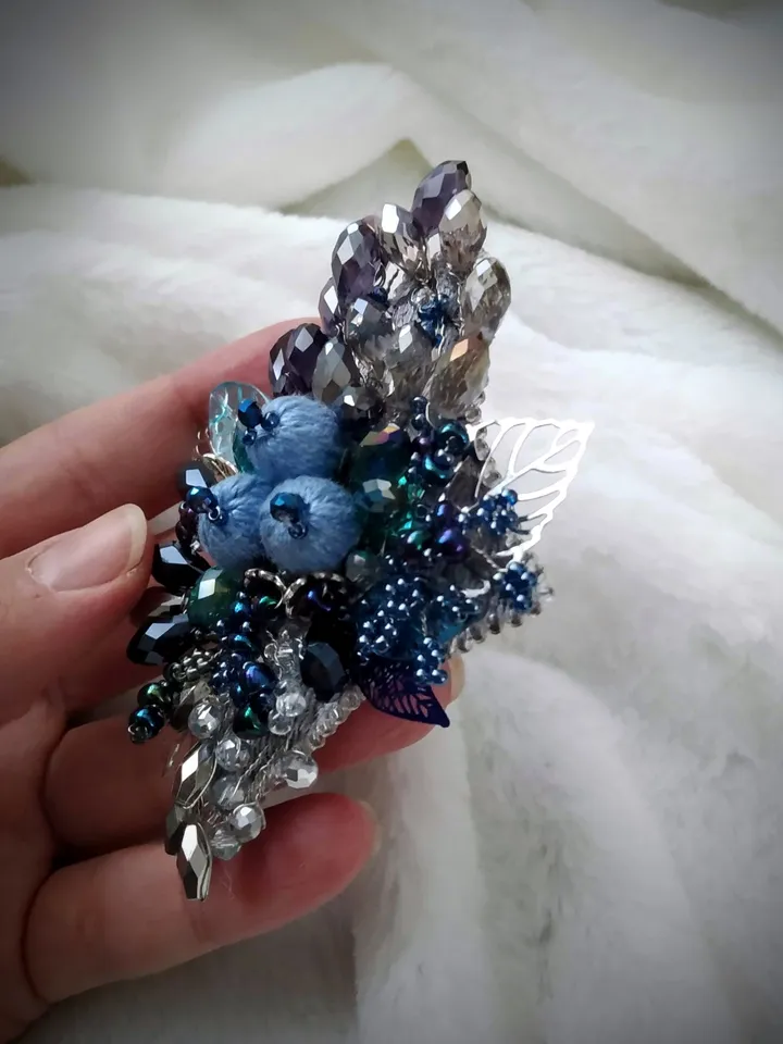 Handmade beaded brooch flower blue berry, one of a kind jewelry, flower brooch, leaf brooch, swarovski pearls earrings,
