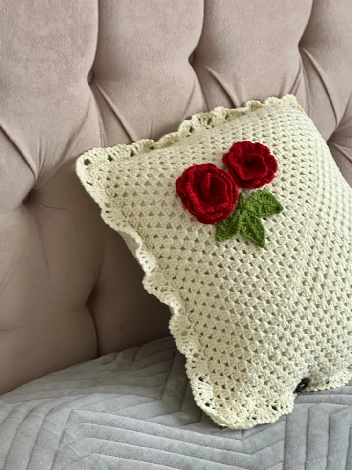 Crochet simple pattern, pillow case with roses, easy handmade, envelope or button opening, Eng, Cute Roses Granny square Cushion Cover