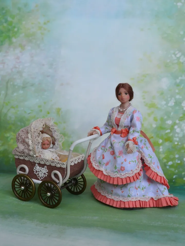 Miniature lady doll for Victorian dollhouse in 1/12 scale.
