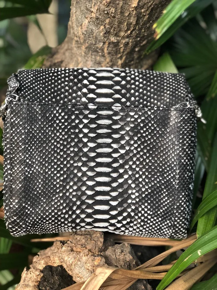 Genuine Python Skin Classy Crossbody Chain Bag Handmade | Tassel Bag Python Detcacable Chain Clutch Black Classy ans white Elegant Purse