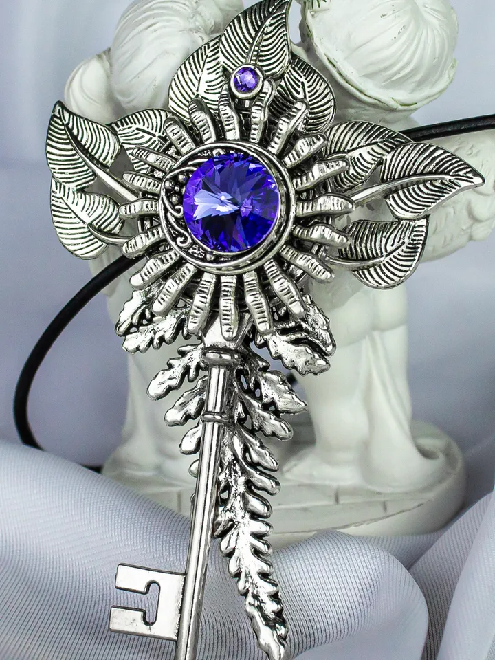 Handmade Key Pendant with Swarovski Crystals – Unique Leaf & Sunflower Design Necklace