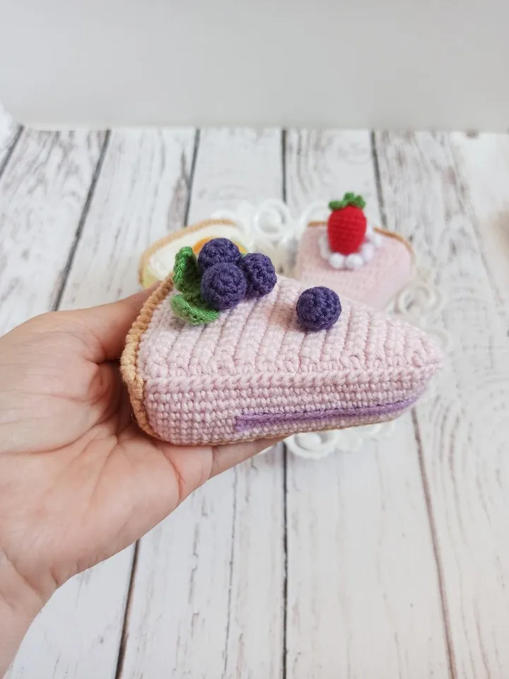 pretend to play, crochet toy food ,slice of strawberry cake
