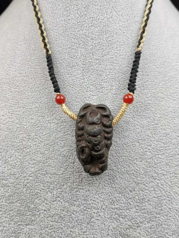 Gandhanra Handmade Tibetan Tsa Tsa Mold Amulet, Scorpion Guru of Padmasambhava,1.6 inchs