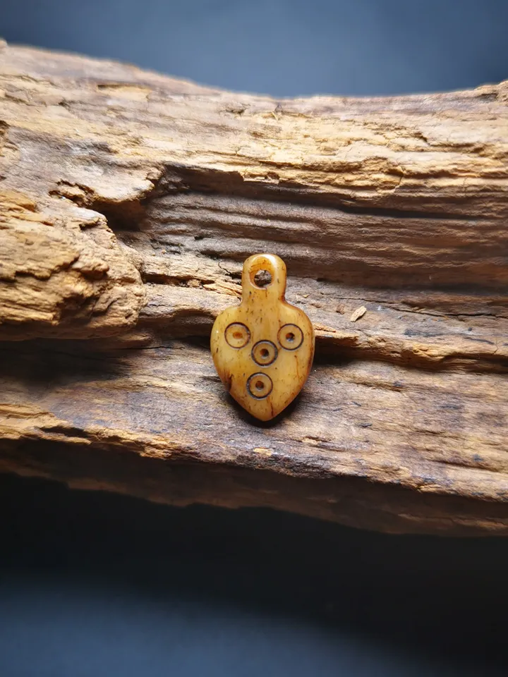 Bone Carved Nubro,Mani Jewel/Wish-Fulfilling Cintamani, Pendant for Mala,Prayer Beads Accessories,Gandhanra Tibetan Amulet