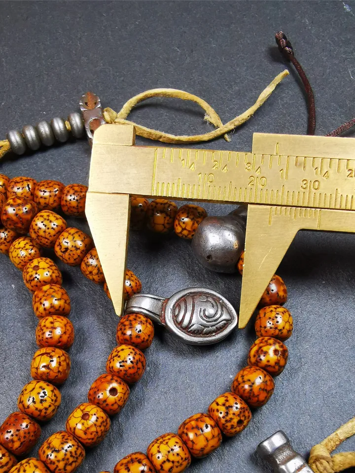 Gandhanra 108 Tibetan Lotus Seed Beads Mala,Prayer Beads Necklace,Rosary Beads for Meditation,Diameter 0.32&quot;, Circumference 30&quot;