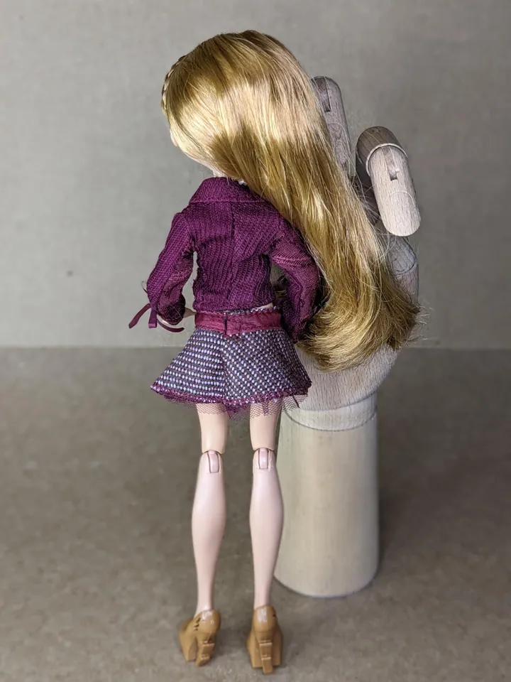 Red vine jacket & skirt for 10.5-inch female dolls (MH, EAH)