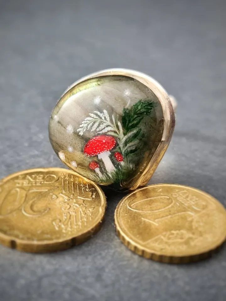 Labradorite ring Stone painting fly agaric Aaa large labradorite ring 飛木耳環