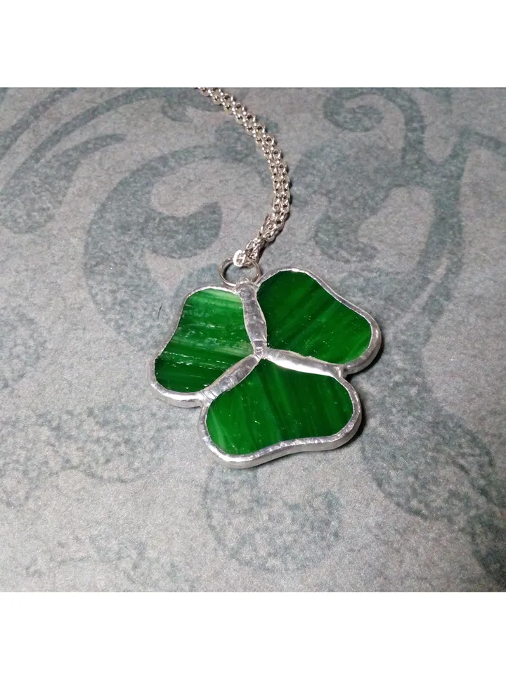 Trefoil, st patricksday, Shamrock leaf, Irish pendant, lucky shamrock, Clover leaf necklace, St Patrick's day plant