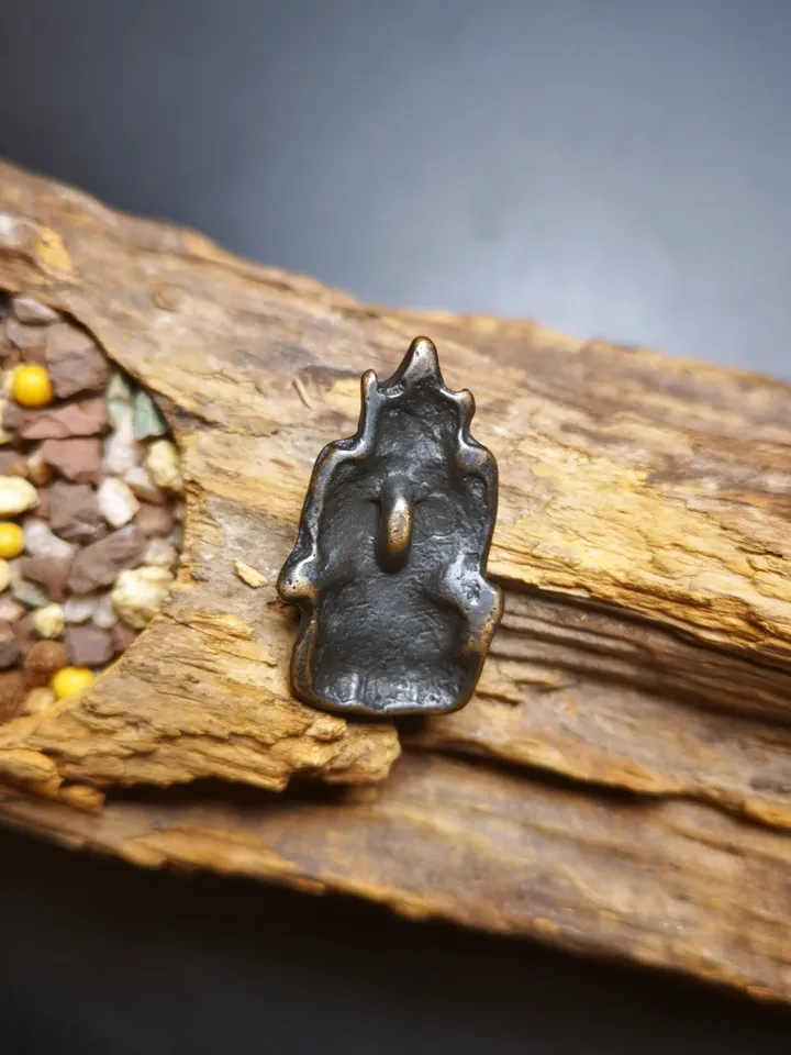 Gandhanra Antique Tibetan Thokcha Amulet Pendant,Chenrezig,Four Armed Padmapani, Made of Thokcha,Mini Size