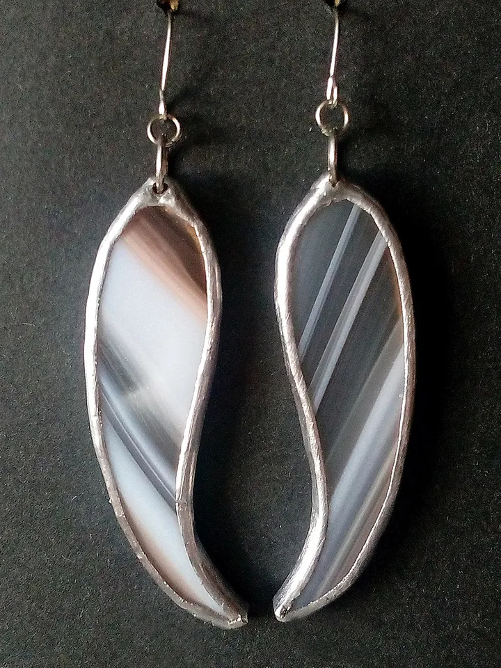 Wavy earring, simple stained glass earrings, transparent curle earrings, kawaii Dangle earrings
