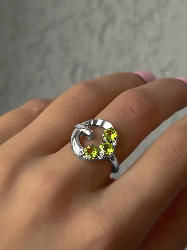Women's ring silver 925 jewelry with natural chrysolite and cubic zirconia