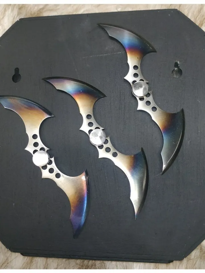 Batman cosplay - Batarang - a set of batarangs - made of steel - One unit is a 3